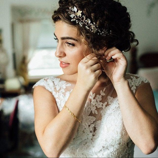 Mariage - KAREN Gold Floral Bridal Pearl Hair vine Comb Wedding Hair Comb vine, Hair Bridal hair jewellery Wedding Hair Vine Bridal Hairpiece Comb