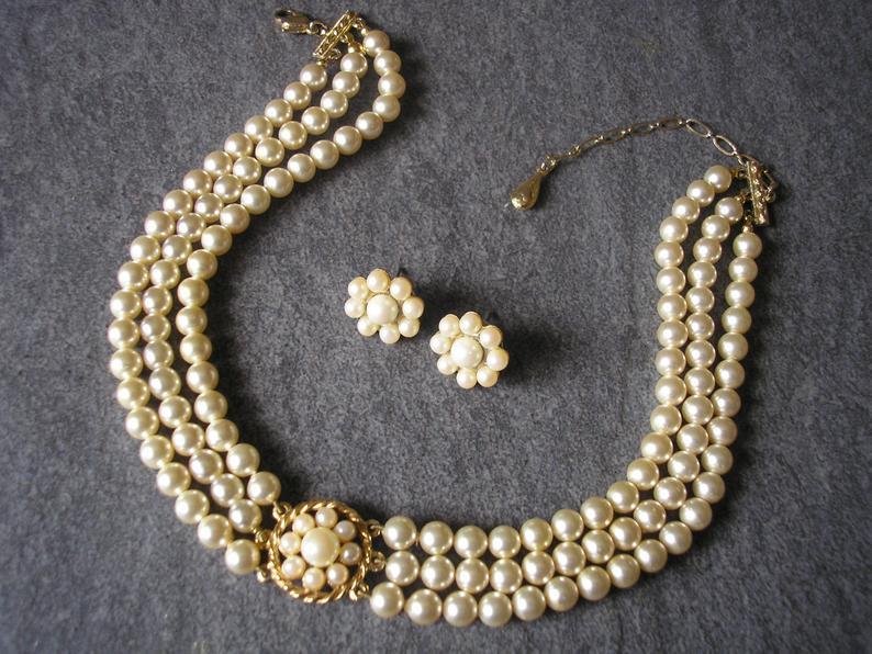 زفاف - Vintage Rosita Pearl Choker And Earrings Set, Vintage Pearls, Vintage Pearl Bridal Set, 3 Strand Pearls, Pearl Necklace, Cream Pearls