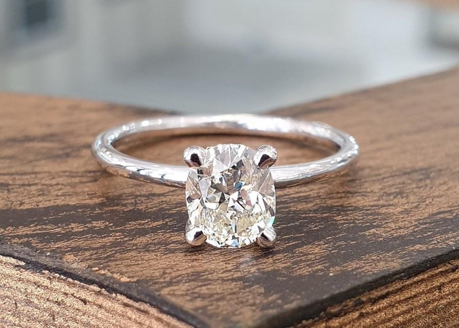 simple solitaire engagement ring oval