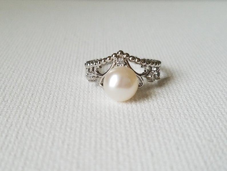 Hochzeit - Freshwater Pearl Ring , White Pearl Ring, Wedding Pearl Silver Dainty Ring, Bridal Party Gift, White Pearl Women Ring, Wedding Pearl Jewelry