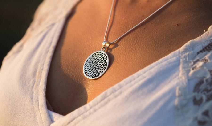 Hochzeit - Flower Of Life Necklace  // Geometric Pendant Necklace  // Sterling Silver Sacred Geometry pendant // Mandala // Sterling Silver Necklace
