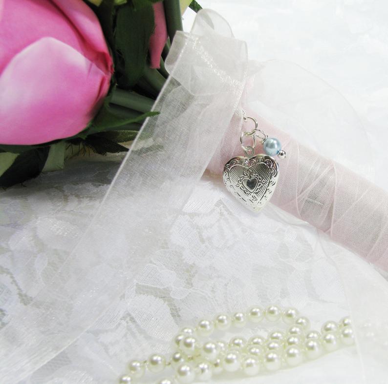 Mariage - Silver Heart Bouquet Locket, So Cute Heart Bouquet Locket, in Memory of Small Heart Photo Locket, Etsy Wedding