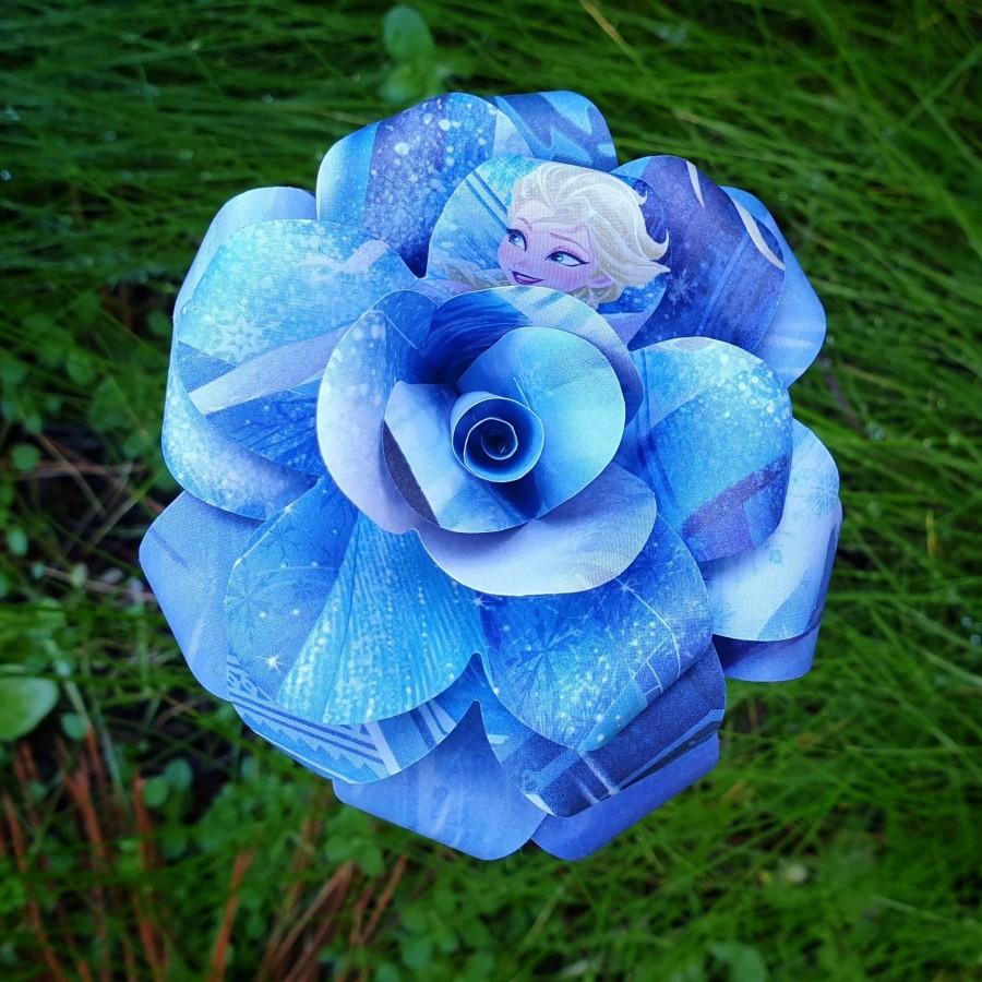 زفاف - Frozen Inspired Elsa Upcycled Book Bouquet-Decor-Wedding-Bridal Bouquets-Book lover gift- paper flowers - birthday gift - Valentines day
