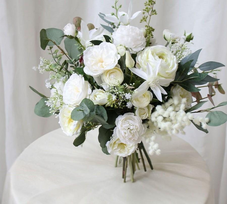 زفاف - Creamy White Austin Rose & Ranunculus Bouquet for Weddings/Bride/Bridesmaids/Quinceanera/Vase, Realistic White and Green Silk Flower Bouquet