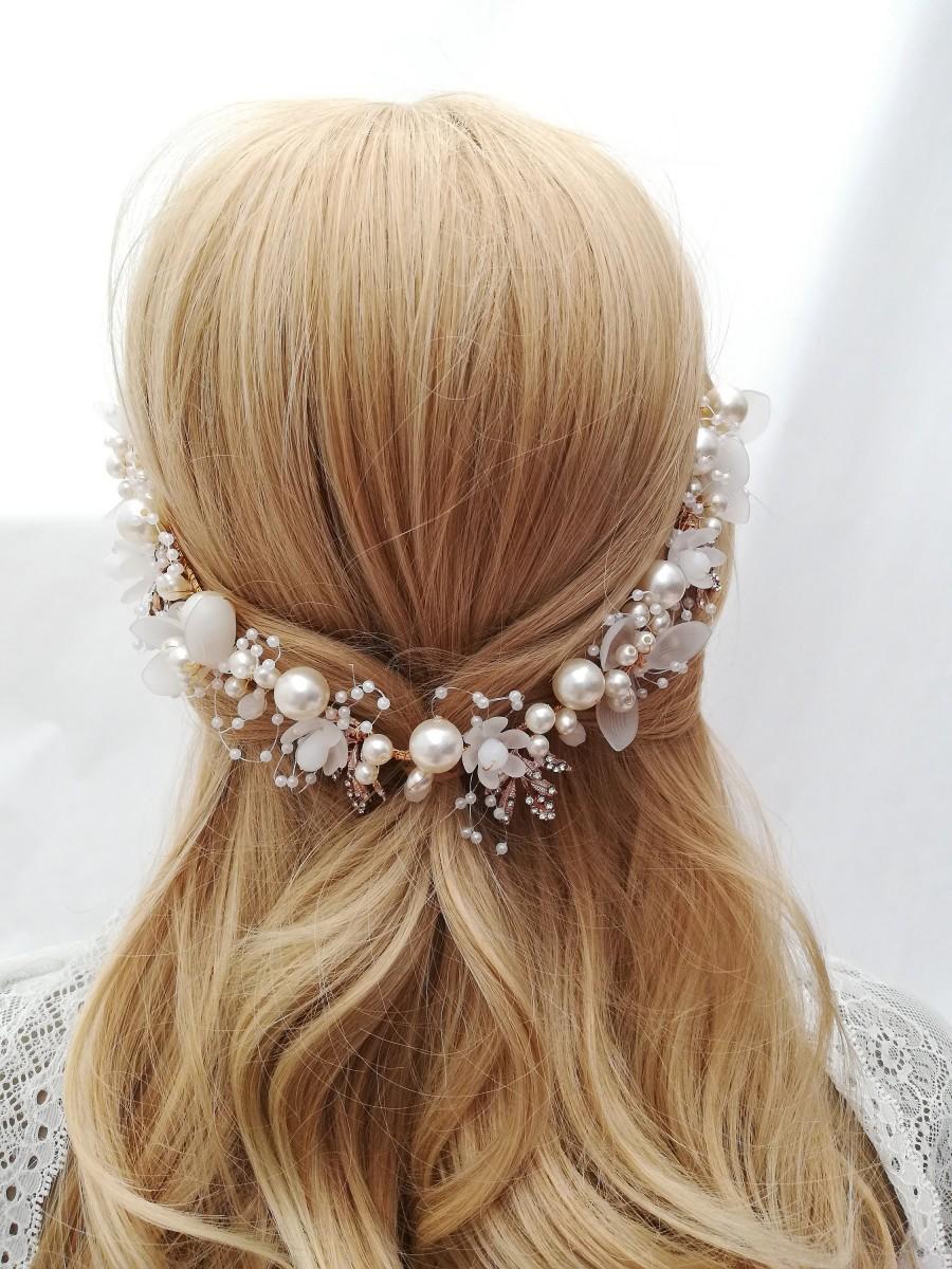 Hochzeit - Bridal gold hair vine Flowers pearls vine Pearl gold wedding hair vine Floral pearl bridal headband Bride wreath with flowers and pearls
