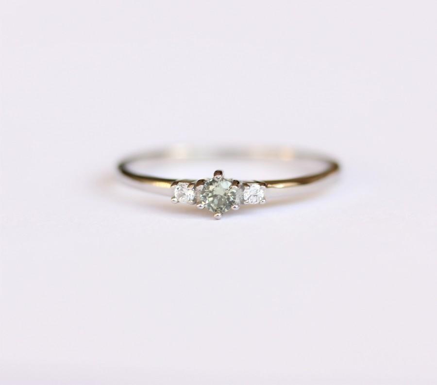 زفاف - Natural Green Sapphire and White Sapphire 3 stone Trilogy Ring in White Gold or Titanium  - engagement ring - handmade ring