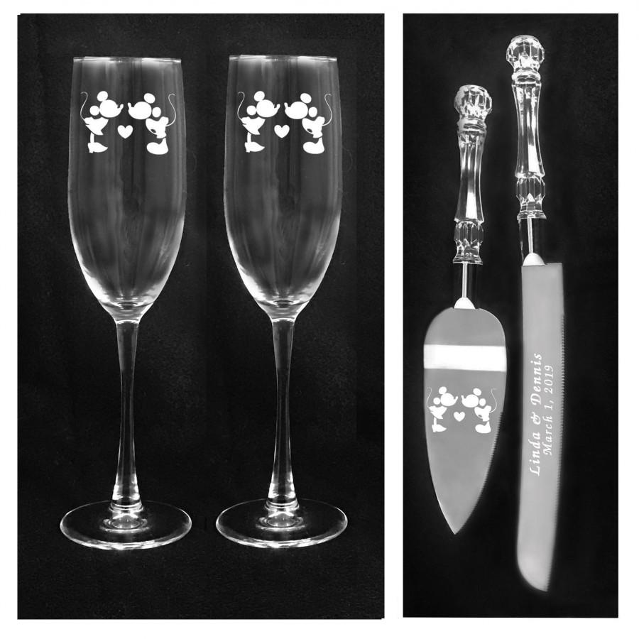 Hochzeit - MIckey and Minnie Mouse Wedding Glasses and knife set personalized  Engraving and Shipping FREE