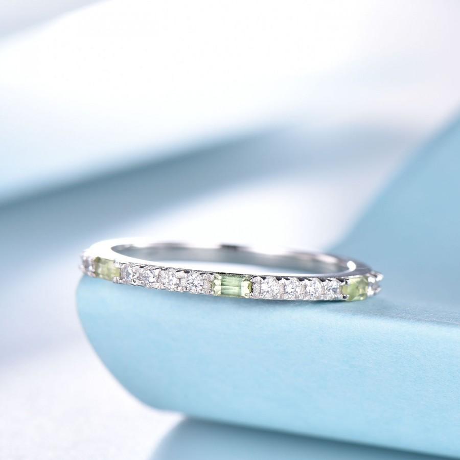 Mariage - Peridot Ring, Peridot Diamond Band, August Birthstone Ring, Gold Stacking Ring, Tiny Peridot Ring, Mother's Ring, Green Gemstone