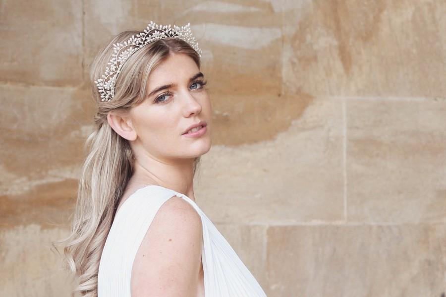 Hochzeit - Bridal pearl crown, pearl bridal tiara, bridal headdress, classic wedding tiara, statement pearl headpiece, bridal headband