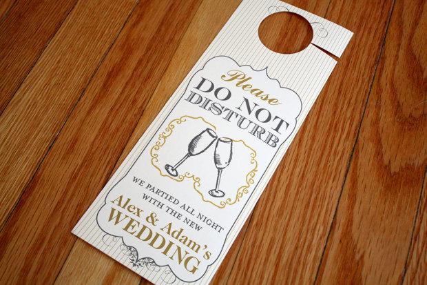 زفاف - FAST SHIPPING - 25 qty Personalized Wedding Door Hangers