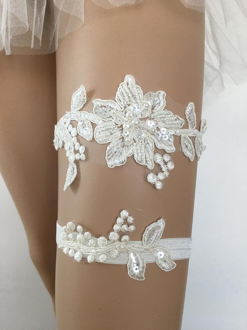 Свадьба - Lace garters for wedding garter belt garter set bridal toss garter lace garter charm ivory garter bride garters wedding belt