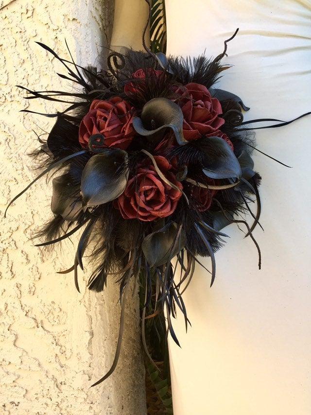 Свадьба - Custom Wedding Bouquet - Sola Wood Flowers in Dark Red, Black Calla Lily, Monkeys Tail, Branches, Feathers, Lace, Gothic Halloween Bride