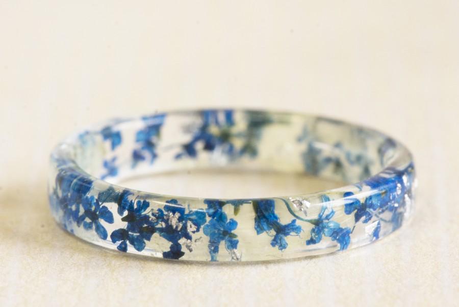 Mariage - Nature Inspired Resin Ring With Pressed Blue Queen Anne Lace Flowers - Thin Ring - Clear Ring Band