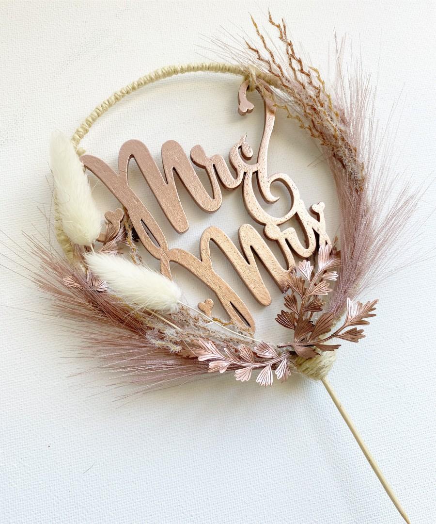 Mariage - Mr and Mrs Wedding Cake Topper/ cake topper/pampas/cake pick/ wedding topper/mr and mrs/wood topper/wreath/boho/floral/rose gold