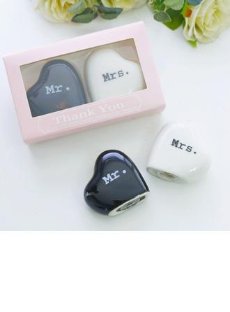 Mariage - #beterwedding Mr and Mrs. Salt and Pepper Shakers Wedding Favors