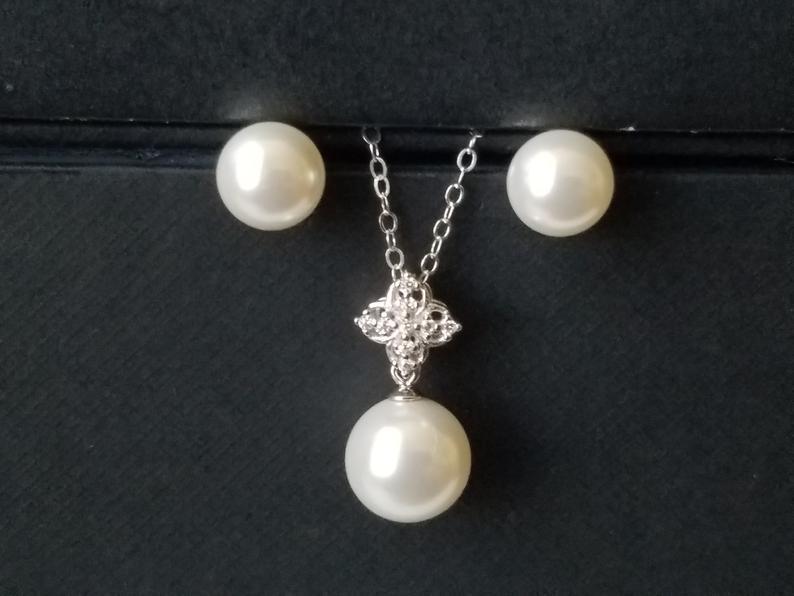 Mariage - Pearl 925 Sterling Silver Bridal Jewelry Set, Swarovski White Pearl Earrings&Necklace Set White Pearl Studs Wedding Bridesmaid Pearl Jewelry