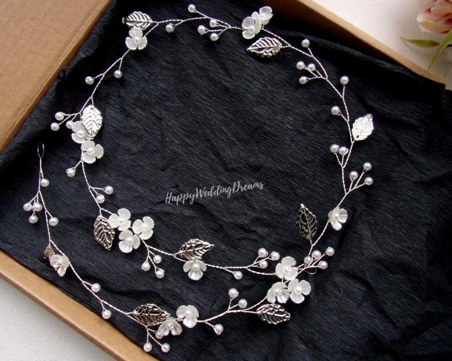 Hochzeit - Floral wedding hair vine for long hair, Bohemian bridal headband, Bridal hair vine with leaves V0052