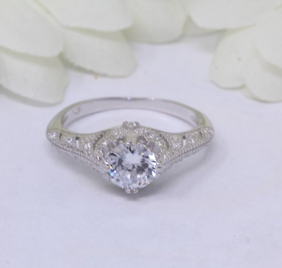 Mariage - Vintage Art Deco Engagement Ring 0.84 Carat Round Simulated Diamond CZ 925 Sterling Silver Wedding, Bridal