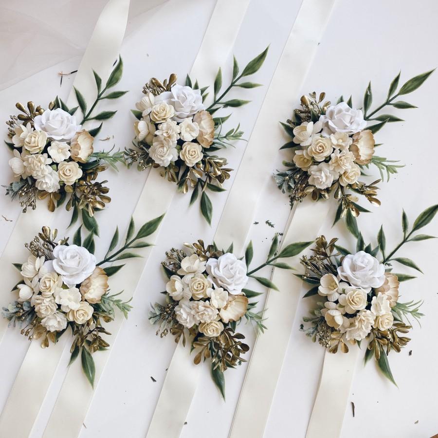 Hochzeit - Ivory flower corsage, Floral wrist corsages, greenery wrist corsages, Bridesmaids corsages,  Wedding bracelets,  Bridal bracelet,