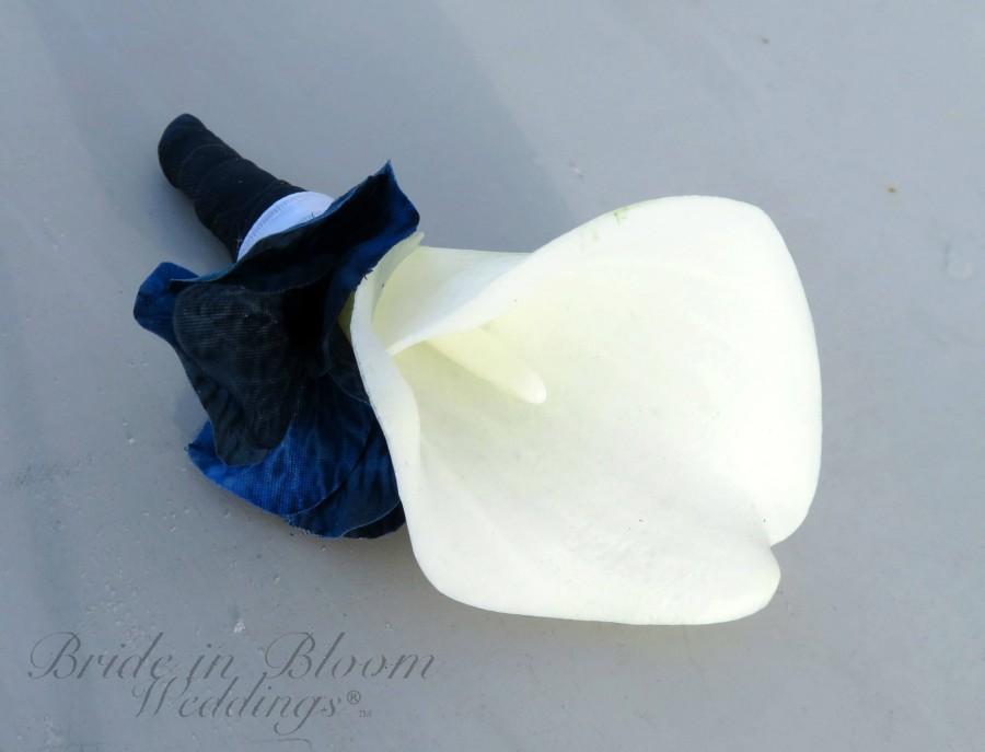 Свадьба - Boutonniere, Navy silk wedding boutonnieres, Calla lily boutonniere