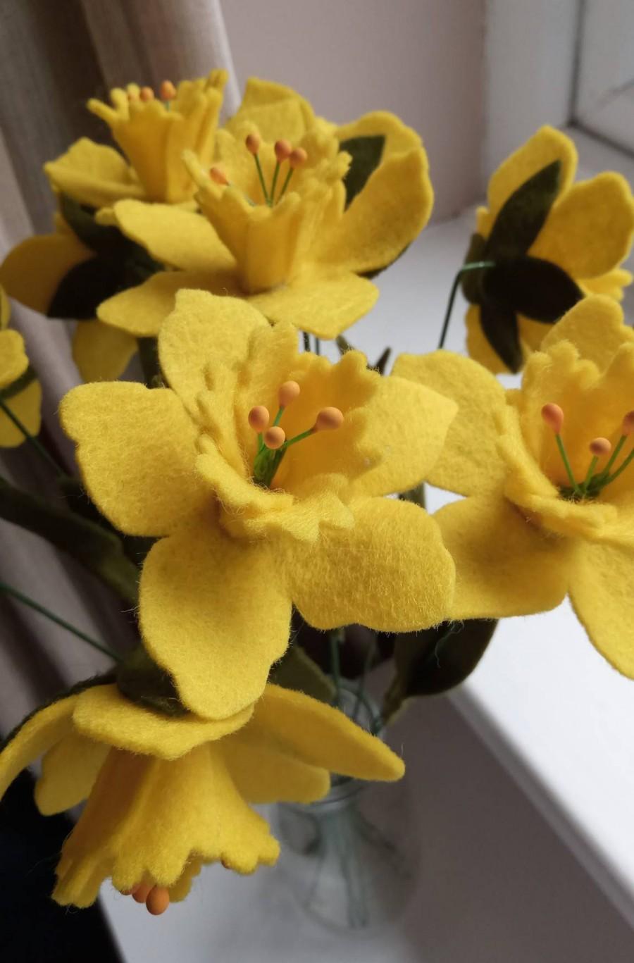 Свадьба - Felt daffodil bouquet, St Davids day, daffodil, handmade flowers, felt flowers, felt, bouquet, handmade bouquet, wedding flowers