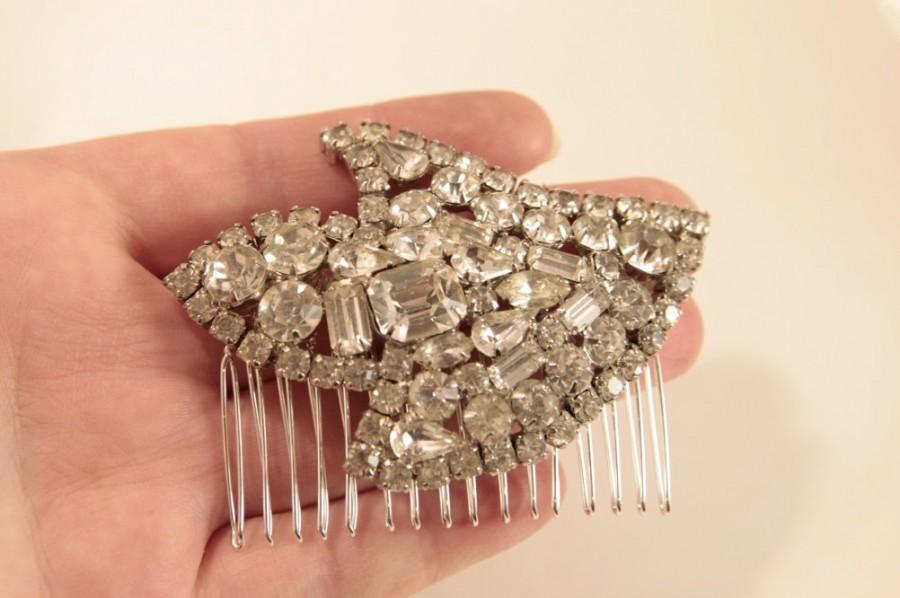Hochzeit - Vintage Bridal Hair Comb, Crystal Wedding Hair Comb, Vintage Hair Comb, Silver Headpiece, Something Old for Bride, Rhinestone Hair Comb