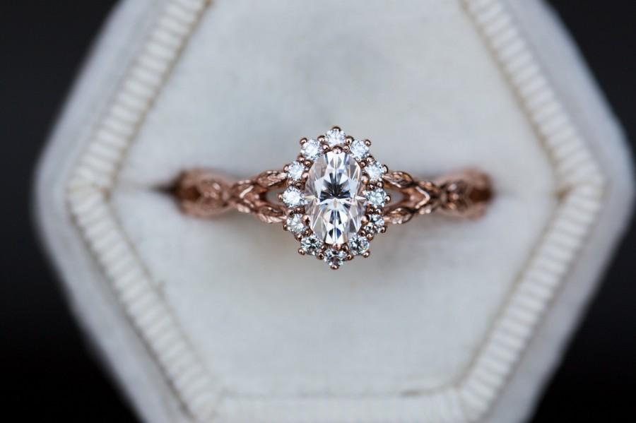 زفاف - Moissanite oval halo engagement ring, diamond halo ring, rustic nature ring, leaf ring, twisted band, nature engagement ring, unique ring