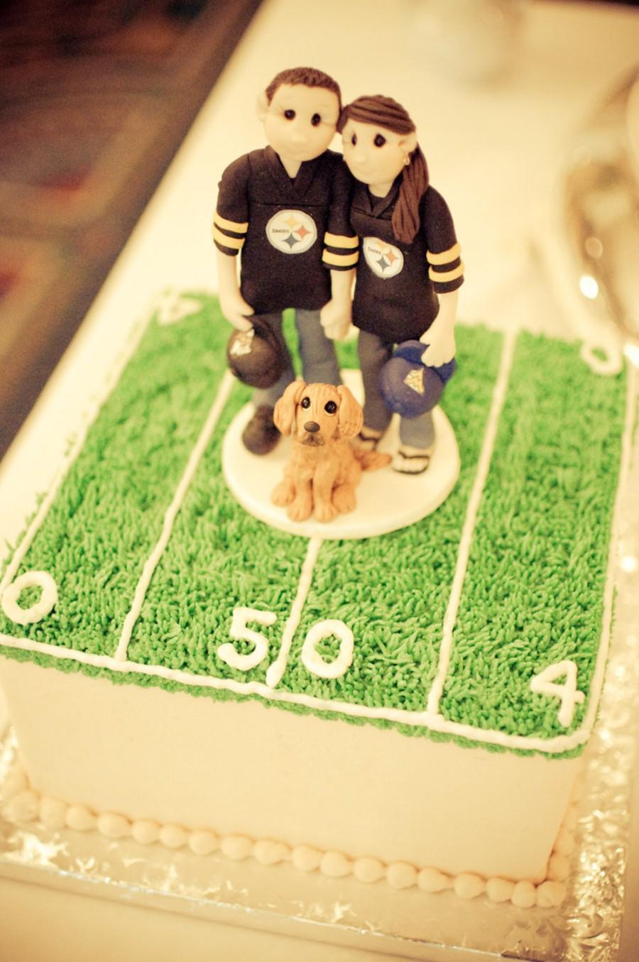 زفاف - Custom Bride and Groom Football Fans Wedding Cake Topper,Wedding Cake Topper, Custom Cake Topper, Personalized, Wedding/Anniversary Keepsake