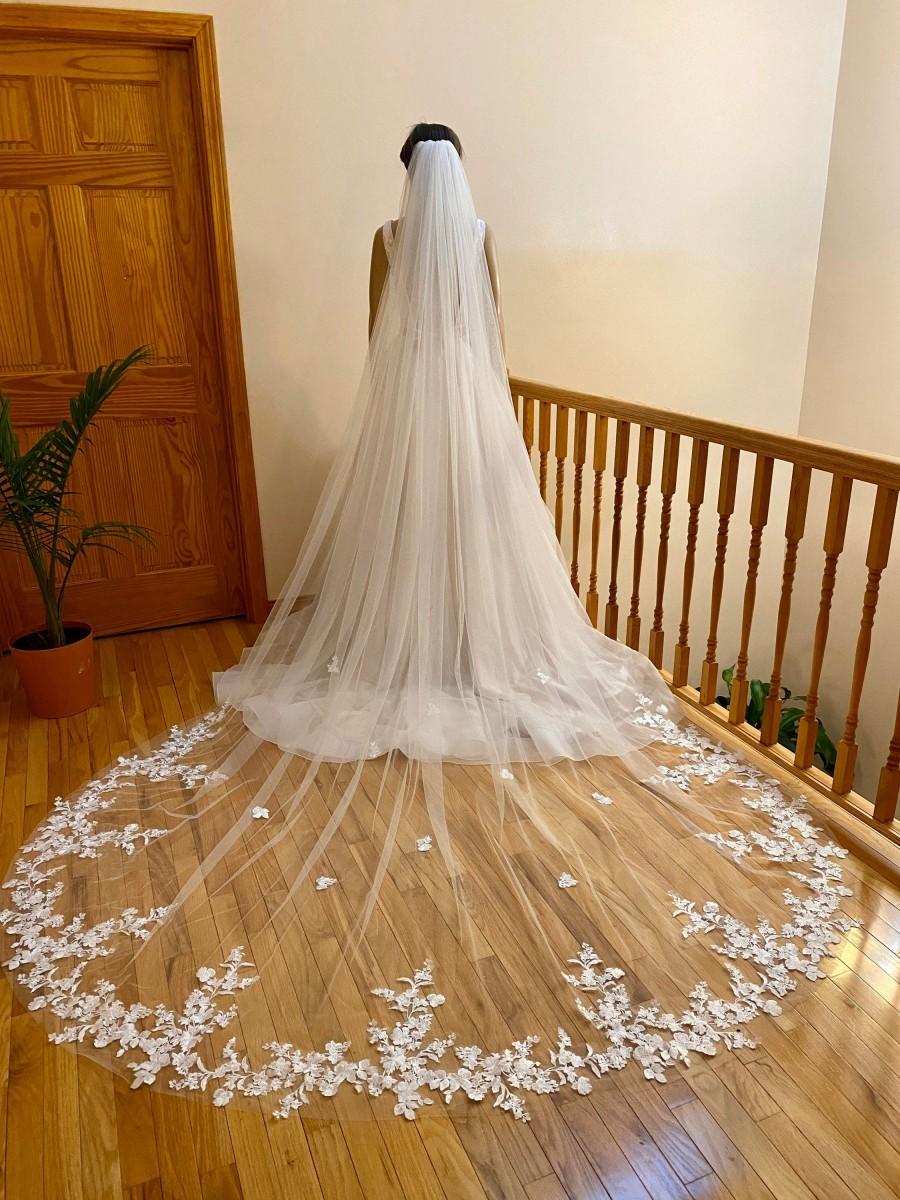 زفاف - Anastasia veil with lace detail (lace veil, bridal veil, cathedral)