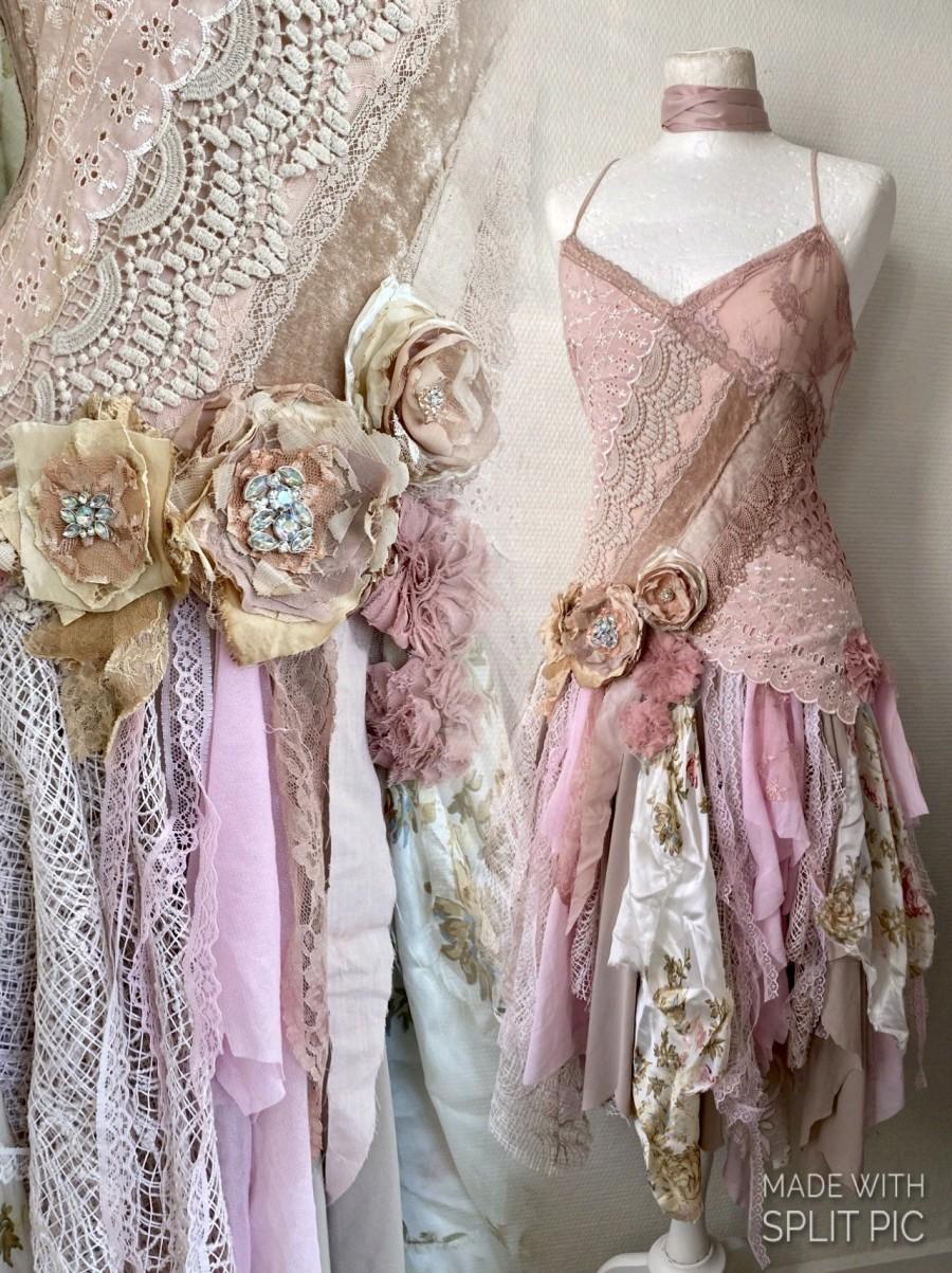 زفاف - Wedding dress with pink roses , bridal gown lace,boho wedding antique french lace,,Victorian dress, sweet sixteen