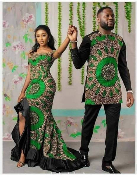 Mariage - African wedding dress, African Couple dress, African family outfits, Couples dress, Family outfits, family party dress. Couple outfits.