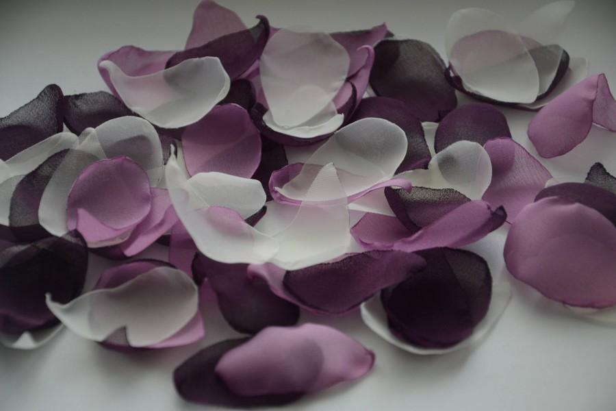 Свадьба - Purple Ivory Rose Petals/Purple Shades Decor/Lavender Wedding/Lilac Toss Petal/Table Decor/Bridal Shower/Baby Shower/Plum Wedding toss