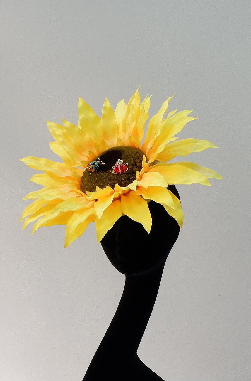 Hochzeit - Small Sunflower Fascinator By Hats2go