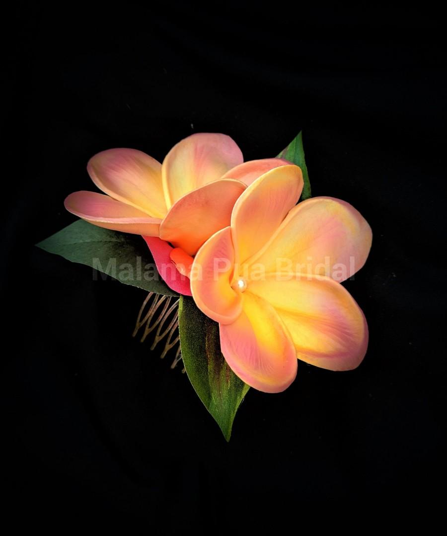 Свадьба - Wedding hair flower, hair accessories, Tropical hair clip, Silk flower comb, Hawaiian coral Plumeria, Bridal headpiece, Beach, Fascinator