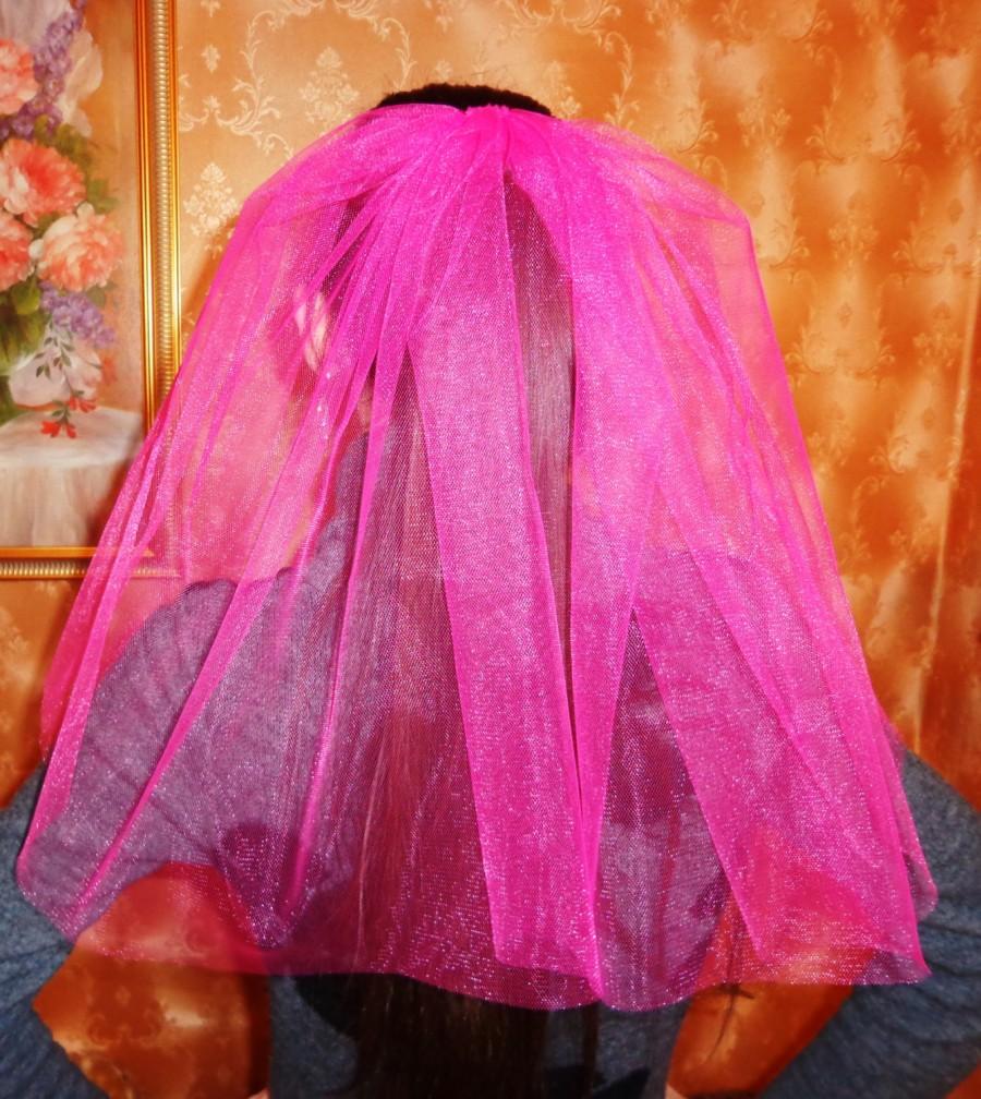 Mariage - Bachelorette party Veil 1-tier hot pink , short length. Bridal shower veil, bachelorette veil, hen party veil, bride to be veil, idea, gift