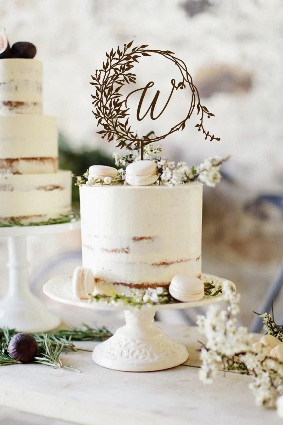 Mariage - Wedding Cake Topper Wreath Cake Topper Initial Cake topper Wood Cake Topper Rustic Cake Topper last name Topper Personalized cake topper