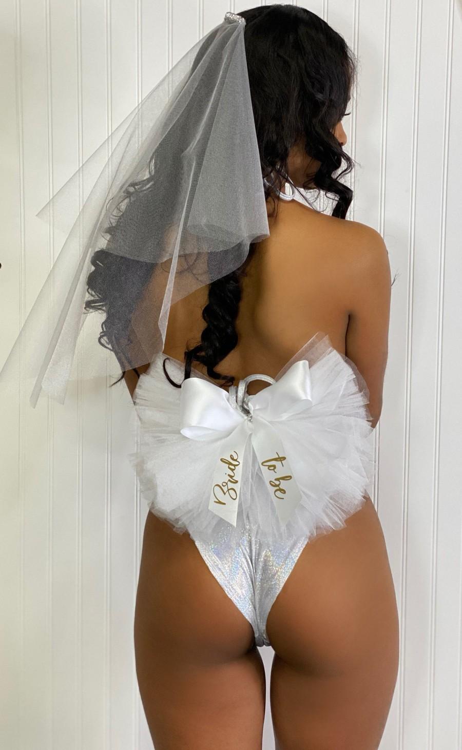 Wedding - Brides Booty Veil, Bachelorette Party, Bride to be bikini veil for bridal Party Tutu Booty Veil, Pool Party Veil
