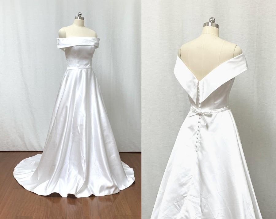 Mariage - Off the Shoulder Ivory Satin Long Wedding Dress with Train