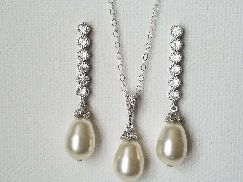 Mariage - Wedding Pearl Jewelry Set, Swarovski Ivory Pearl Set, Teardrop Pearl Earrings Necklace Set, Wedding Bridal Pearl Jewelry, Bridal Party Gift
