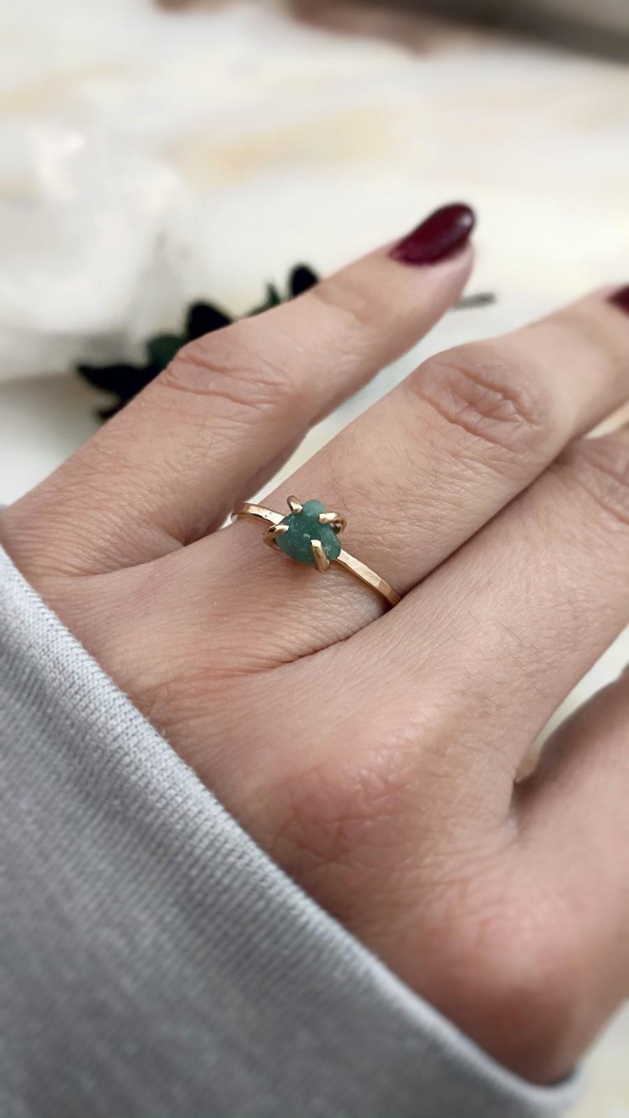 Mariage - Genuine Emerald Ring, Raw Emerald Engagement Ring, Dainty Emerald Ring, Emerald Stacking Ring, Raw Gemstone Ring, May Birthstone Ring