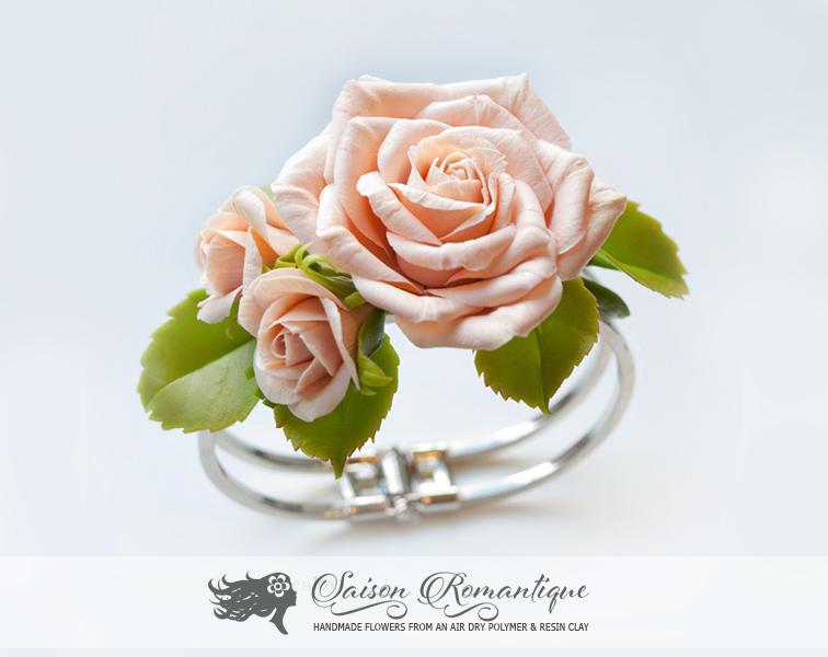 Свадьба - Bracelet Powder Roses - Polymer Clay Flowers - Wedding Accessories - Mothers Day Gift for Women Powder Gift For Her Flower Rose