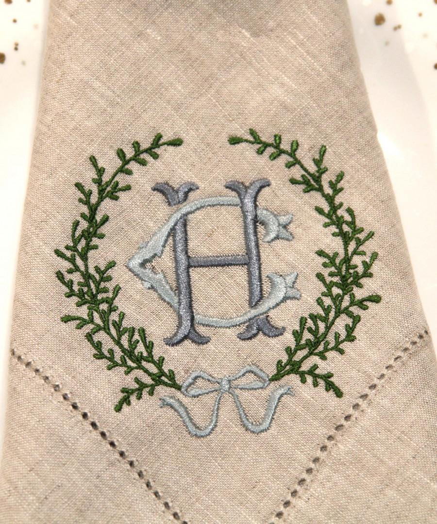 زفاف - Set of Embroidered Linen Monogram Napkins, 2 monogram classic laurel design, Personalized Monogram Luxury Napkins, Custom Wedding Gift Set