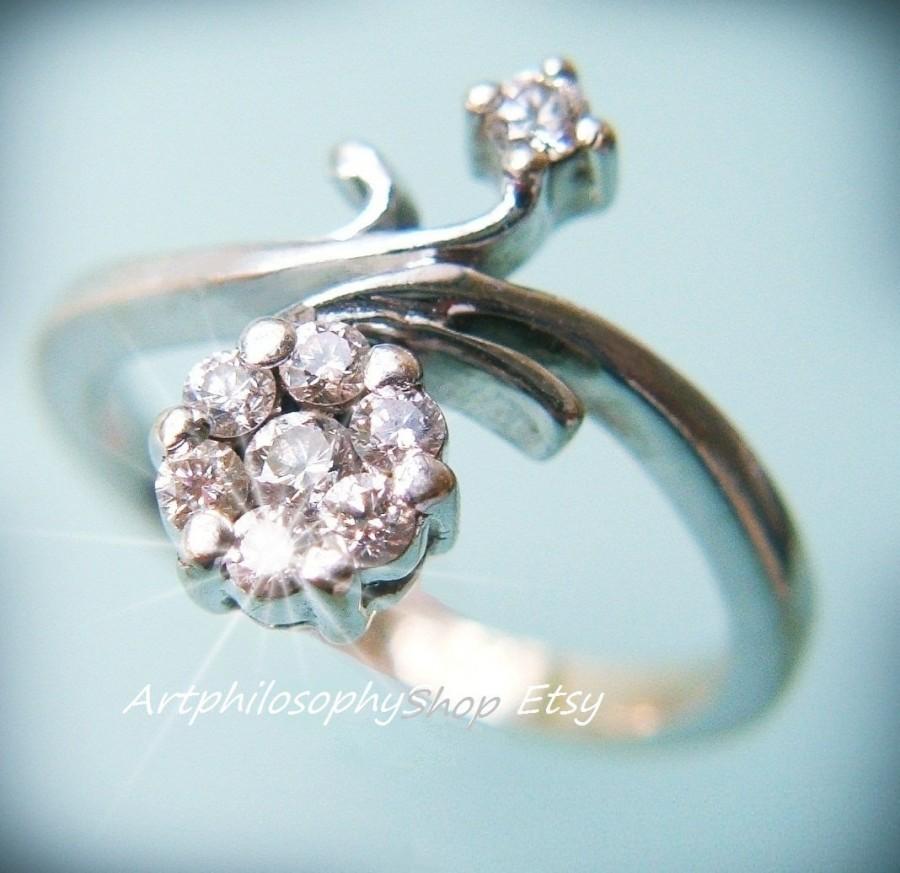 Hochzeit - 18k 750 Gold Platinum Natural Diamond Lady's Engagement Wedding Promise Ring Feminine Grace