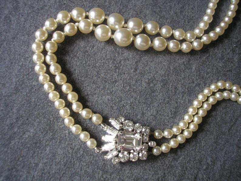 Свадьба - Vintage Pearl Necklace With Side Clasp, Ivory Pearls, Art Deco, Wedding Jewelry, Bridal Necklace, Two Strand Pearls, Vintage Bridal Pearls