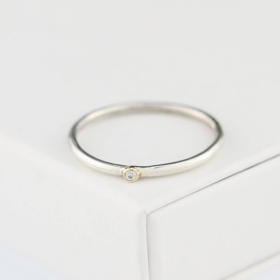 Свадьба - teeny diamond ring, diamond engagement ring, diamond wedding ring, diamond stacking ring