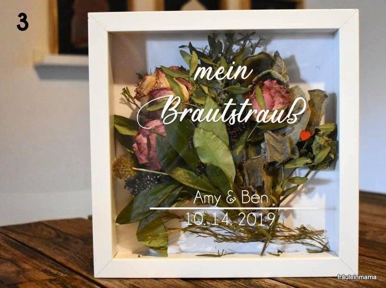 Hochzeit - Forever Us - Your bridal bouquet in the frame - many fonts possible. *with your personal data* new background