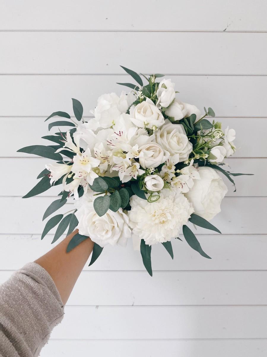 Mariage - Wedding bouquet, White wedding Bouquet, Bridal bouquet, Silk flower Bouquet, White Peony Bouquet, Wedding flowers, Bridesmaids bouquet