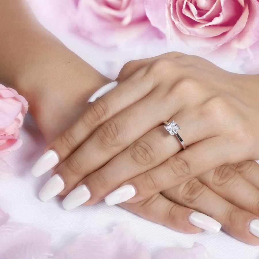 زفاف - Adrienne - 925 Sterling Silver Solitaire Engagement Ring With Diamond Look Cubic Zirconia Princess cut Stone for Women