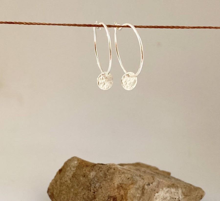 Свадьба - Silver hoop earrings with pendant, change jewelry, fine hoop earrings pendant