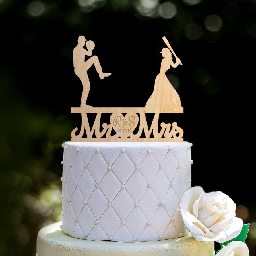 Hochzeit - Baseball wedding cake topper,baseball themed wedding cake topper,baseball couple wedding Mr and mrs cake topper,wedding baseball topper,0115